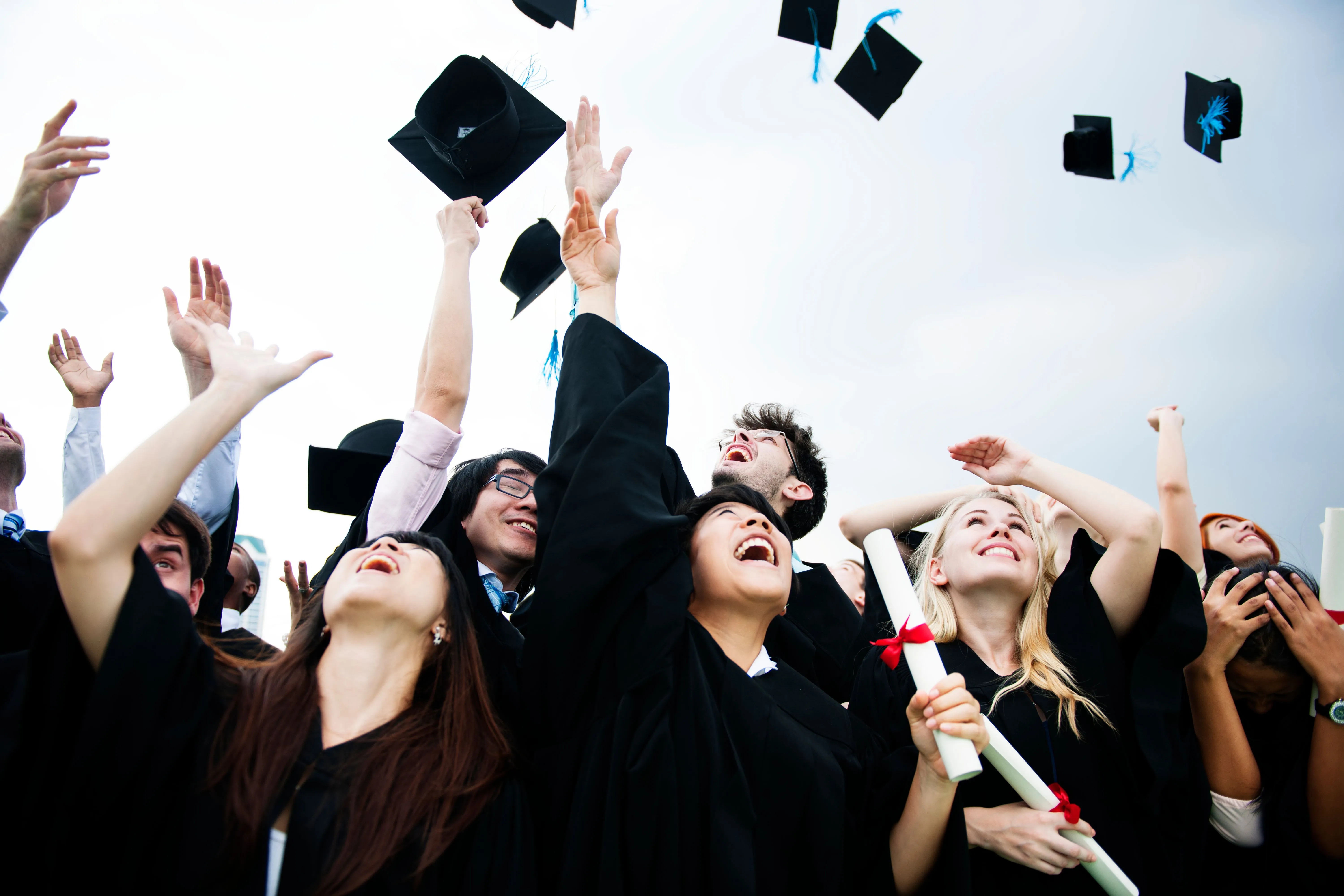 100+ Graduation Invitation Messages for WhatsApp – Copy & Paste Ready (Free)